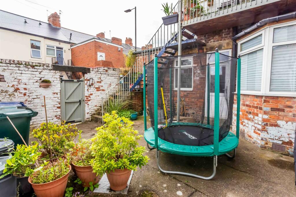 2 bed Apartment