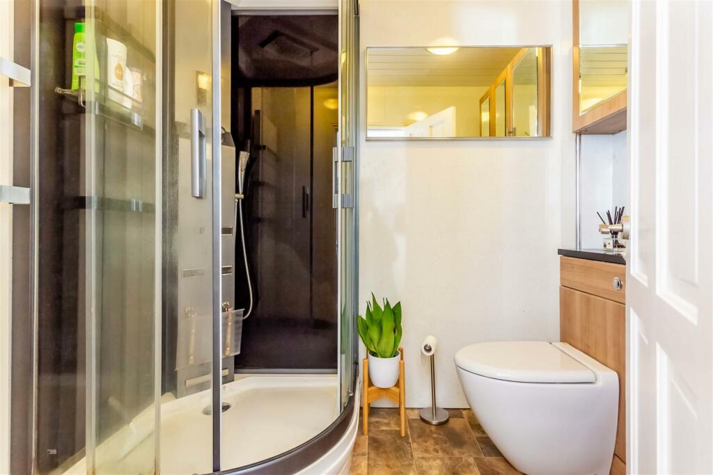 2 bed Apartment