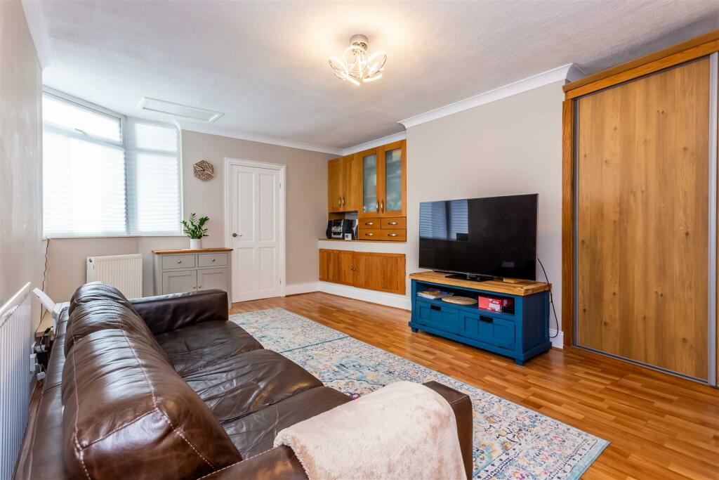 2 bed Apartment