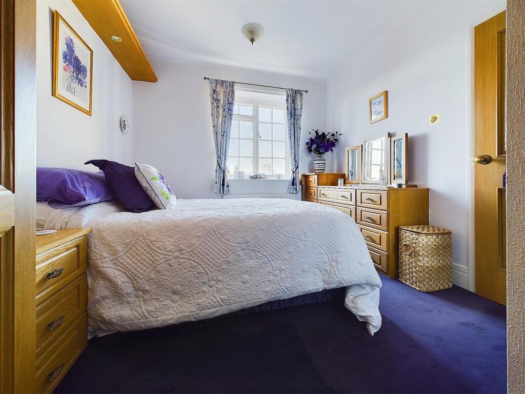 2 bed End of Terrace