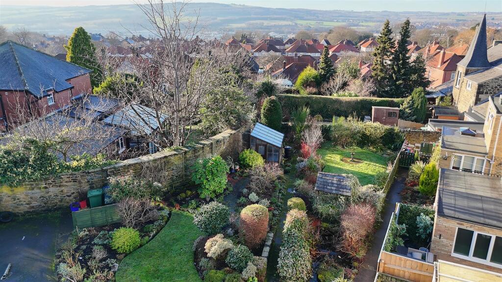 2 bed End of Terrace