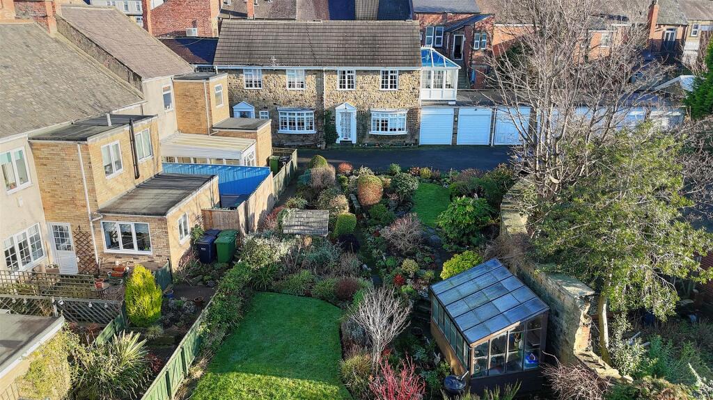 2 bed End of Terrace