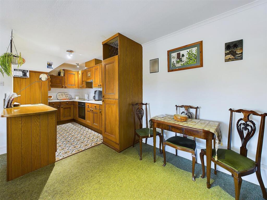 2 bed End of Terrace