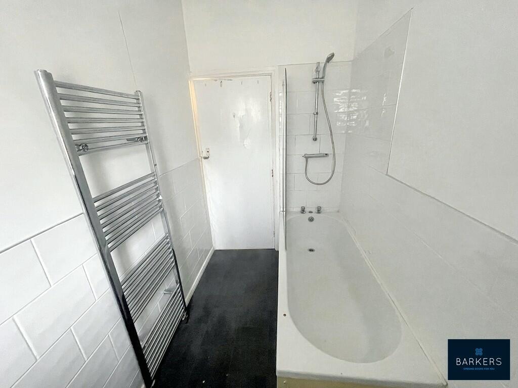 3 bed End of Terrace