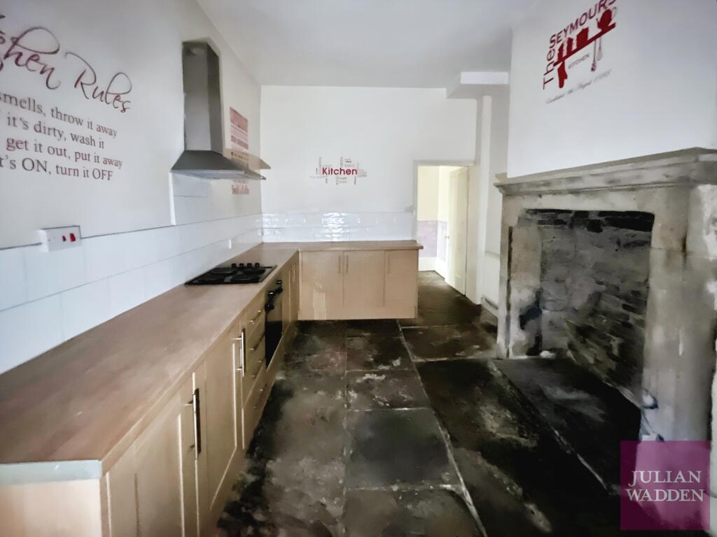 3 bed End of Terrace