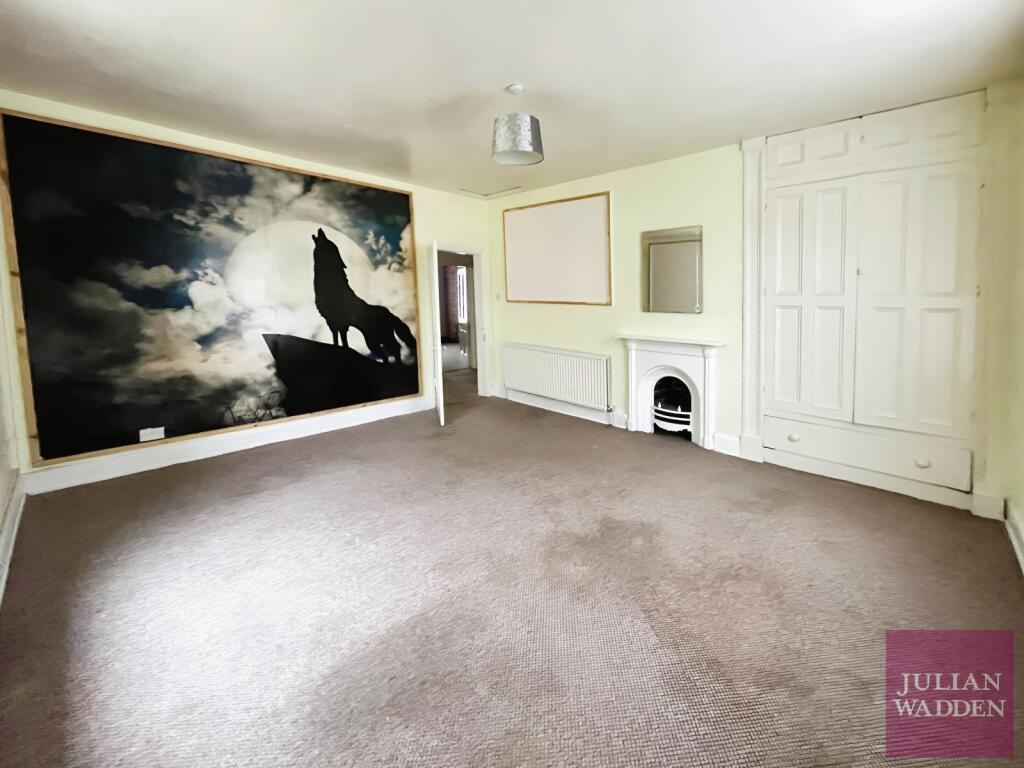 3 bed End of Terrace