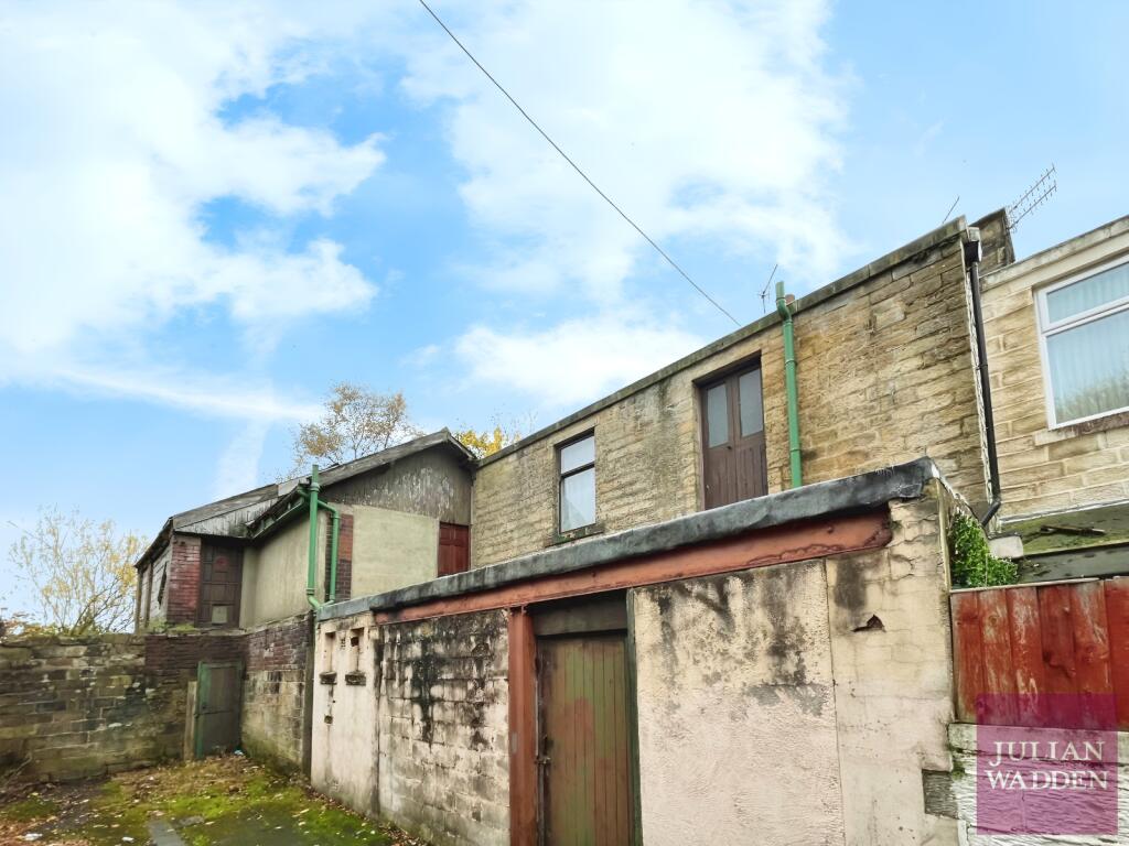 3 bed End of Terrace
