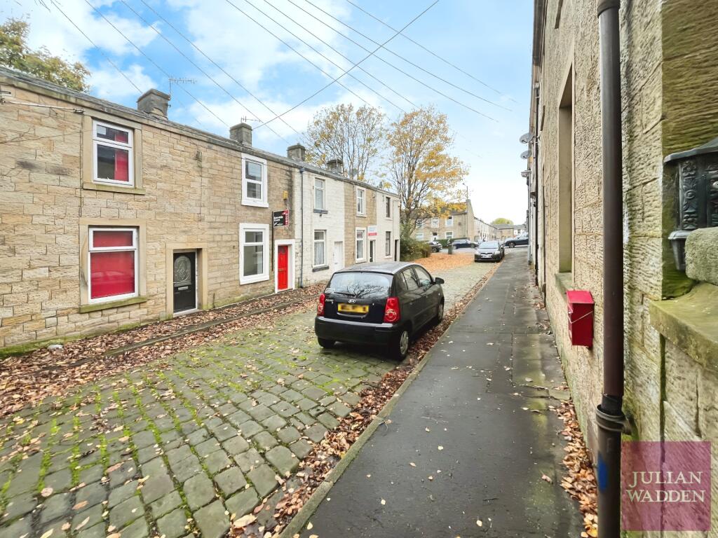 3 bed End of Terrace