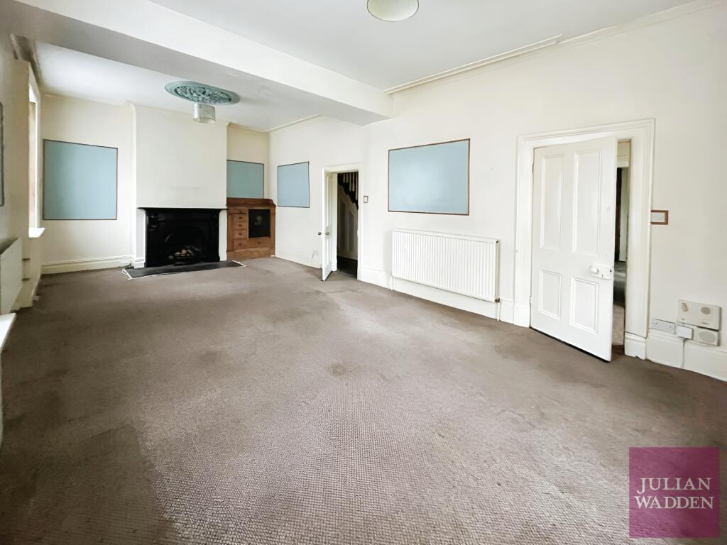 3 bed End of Terrace