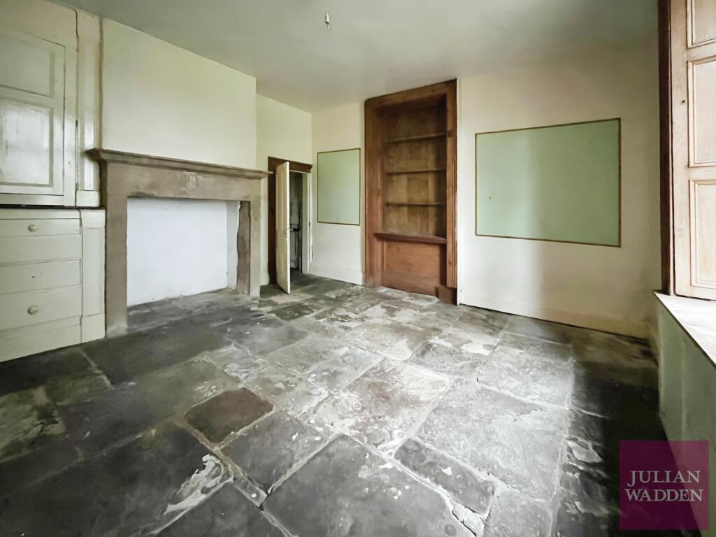 3 bed End of Terrace