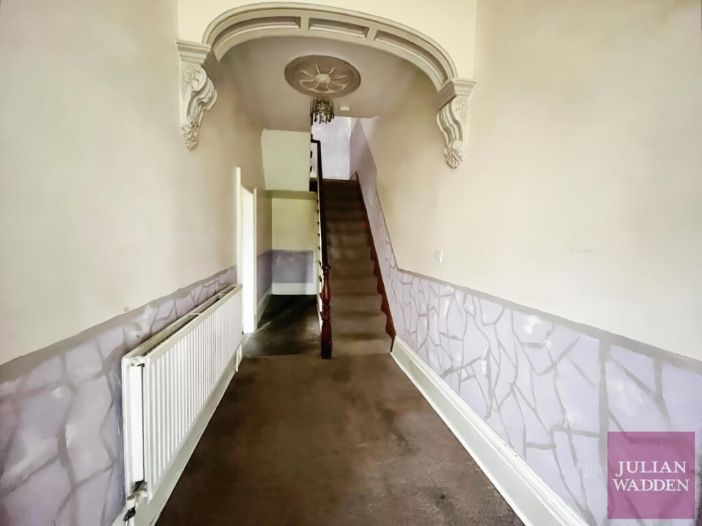 3 bed End of Terrace