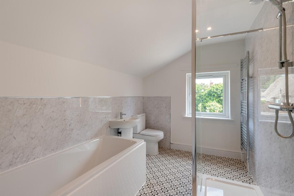 2 bed End of Terrace