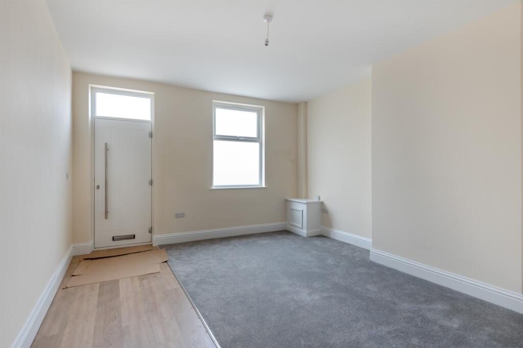 2 bed End of Terrace