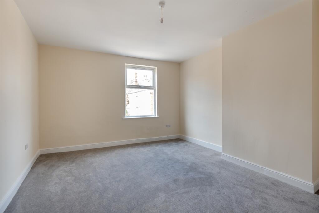 2 bed End of Terrace