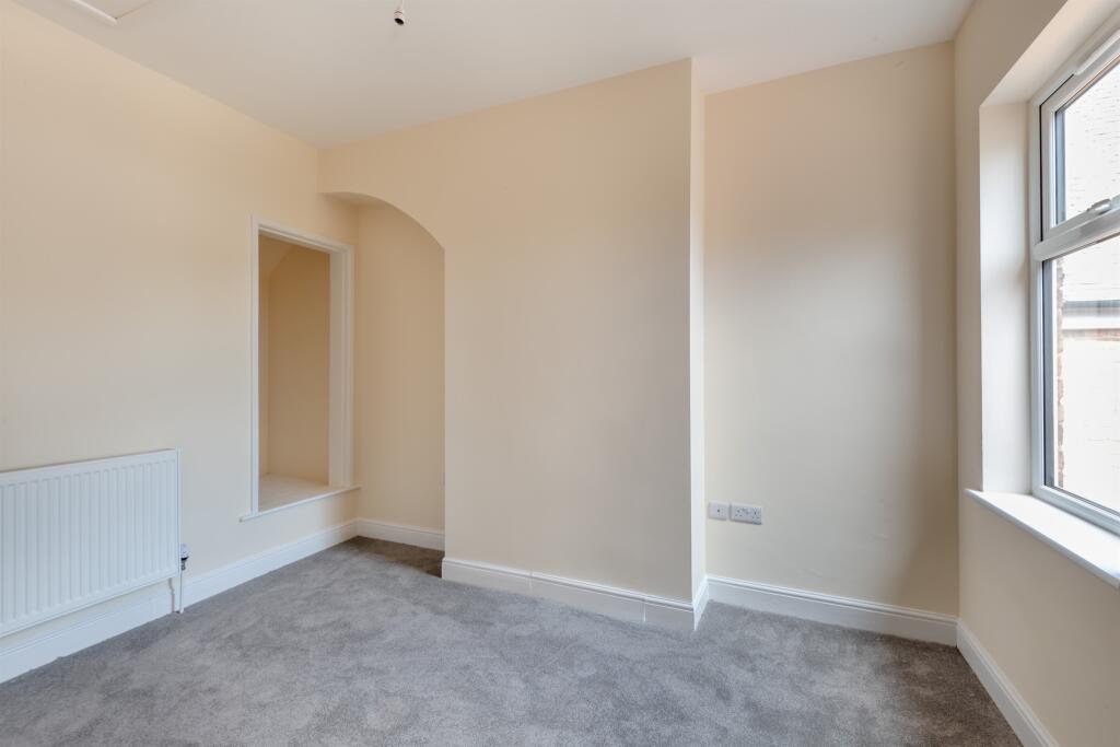 2 bed End of Terrace