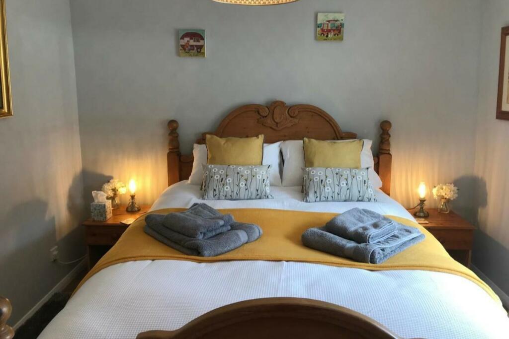 4 bed Town House