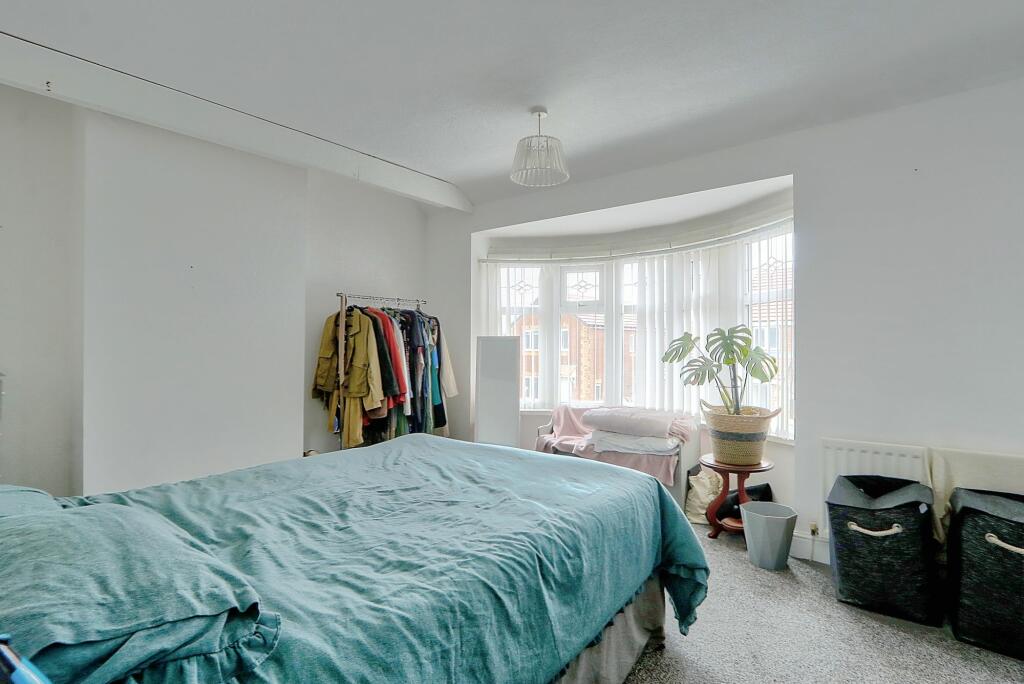 3 bed End of Terrace