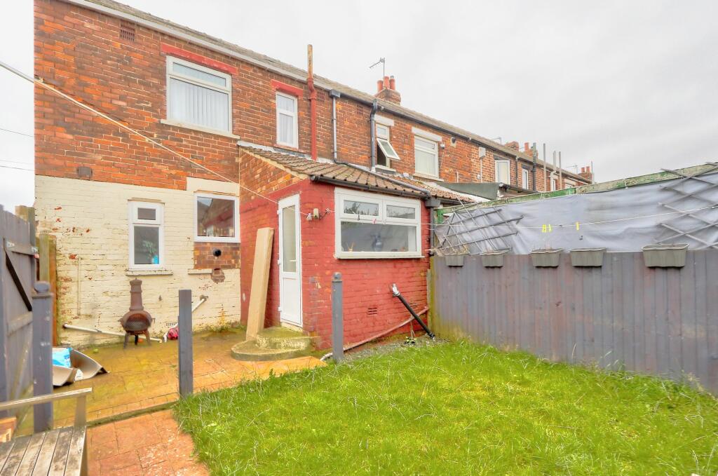 3 bed End of Terrace