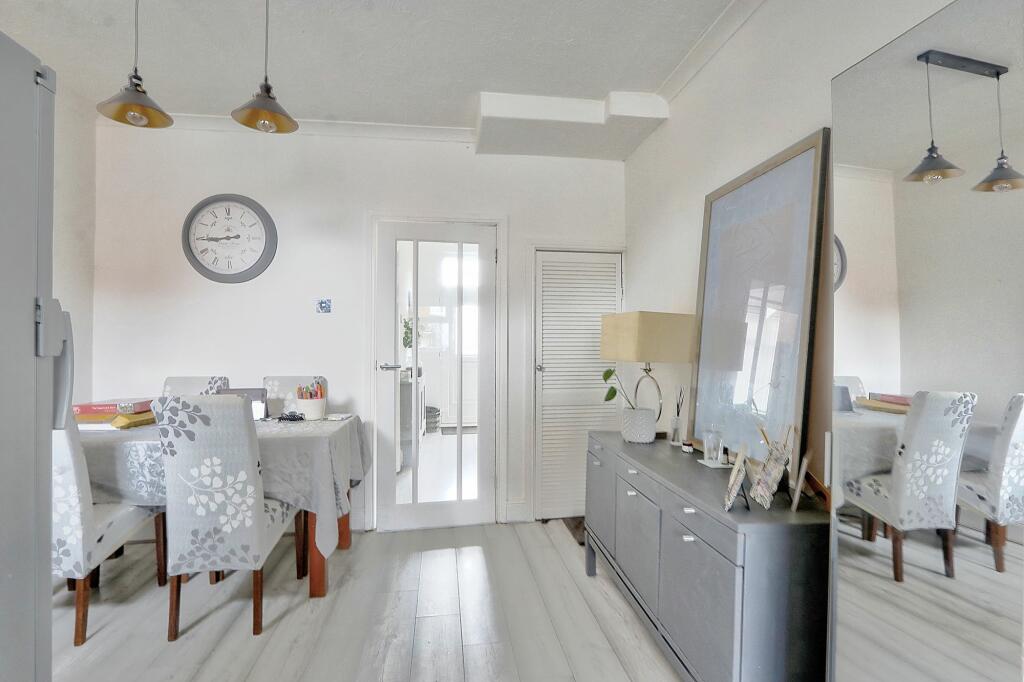 3 bed End of Terrace