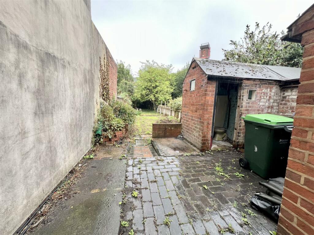 2 bed Semi-Detached