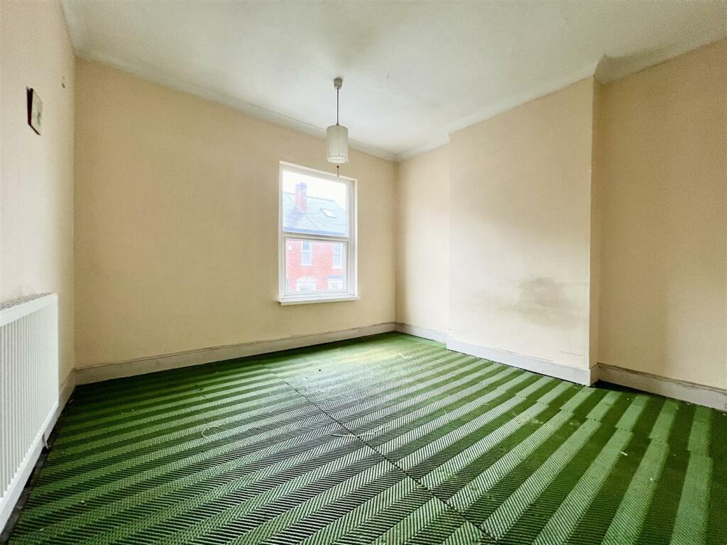 2 bed Semi-Detached