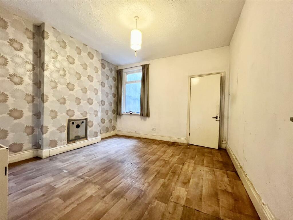 2 bed Semi-Detached