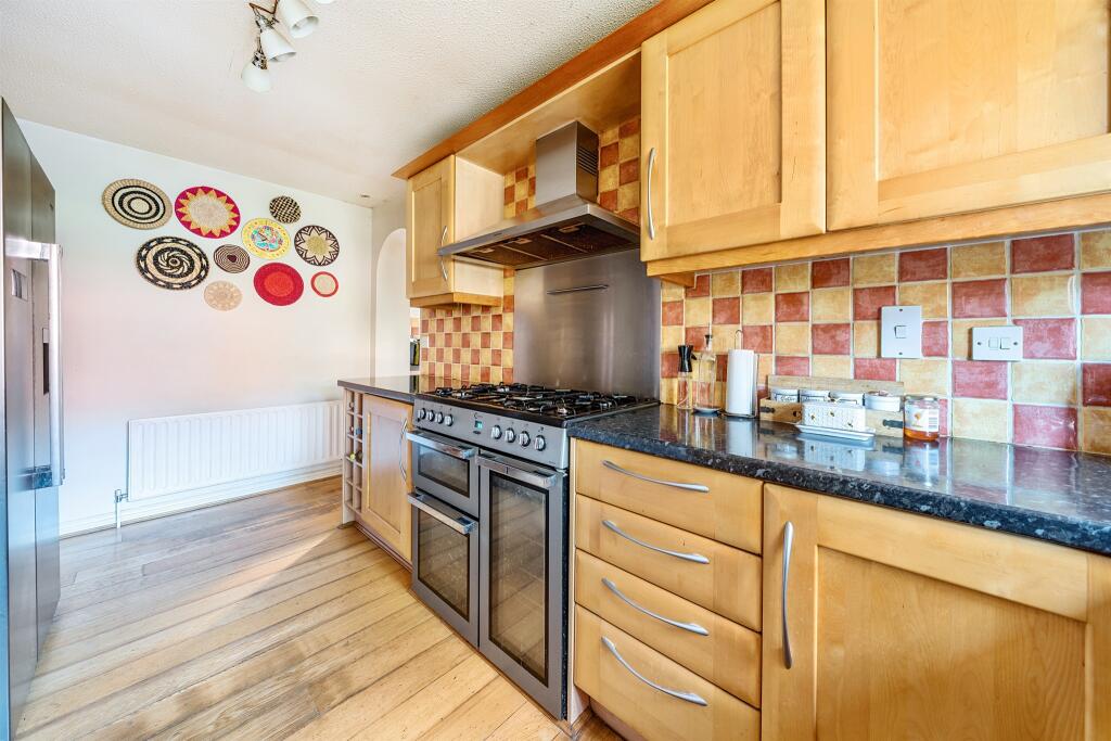 4 bed Detached