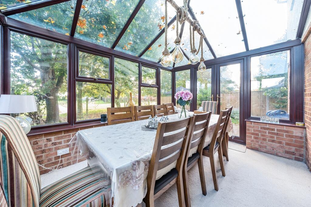 4 bed Detached