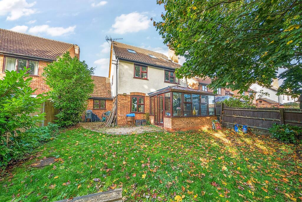 4 bed Detached