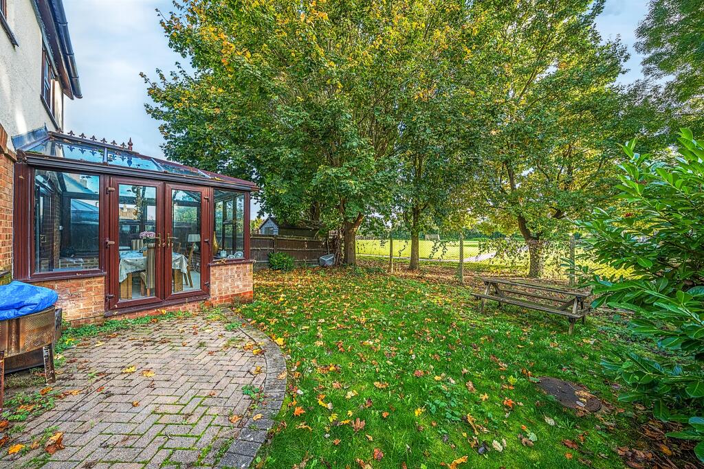 4 bed Detached