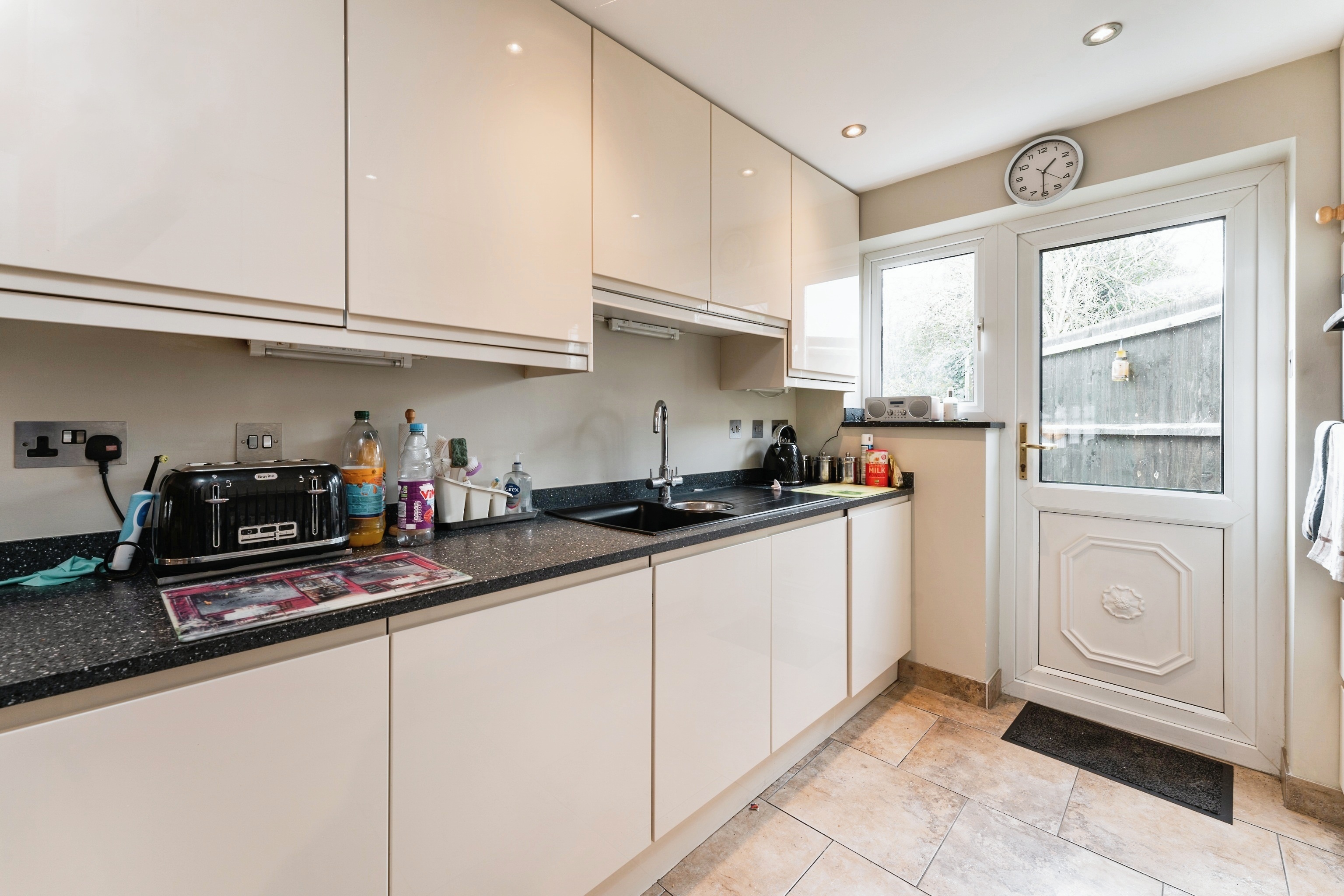 3 bed End of Terrace