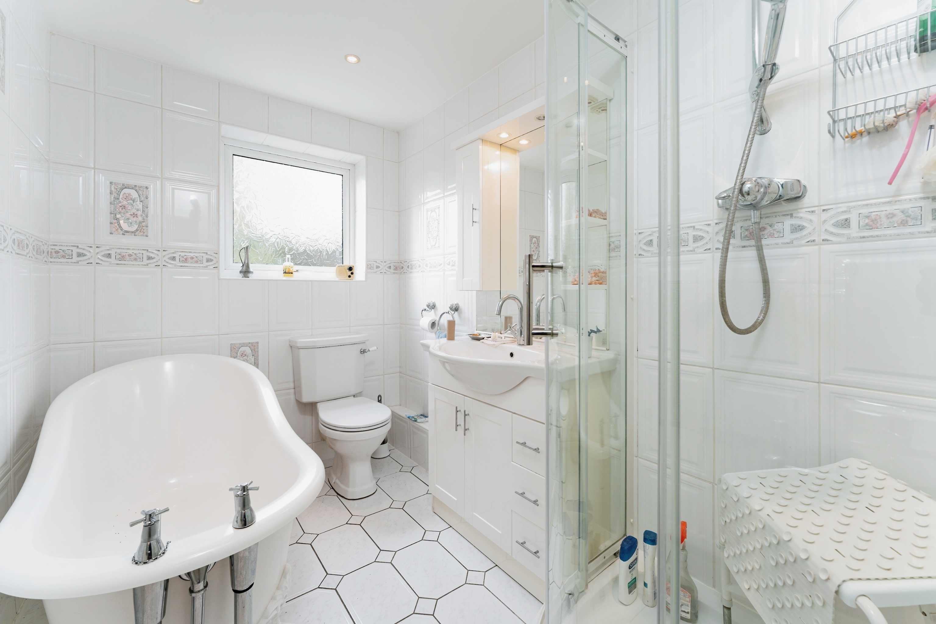 3 bed End of Terrace