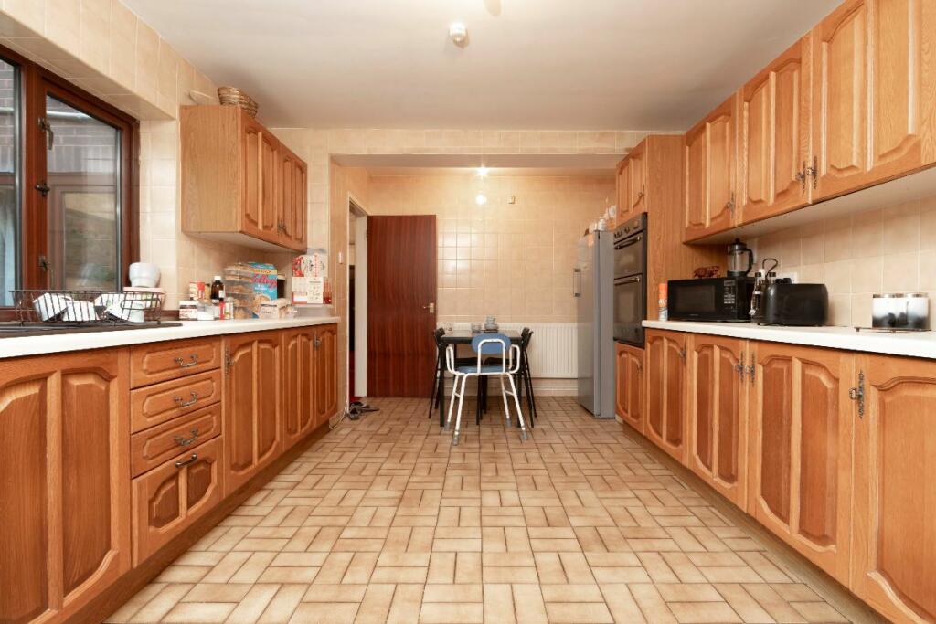 4 bed Detached