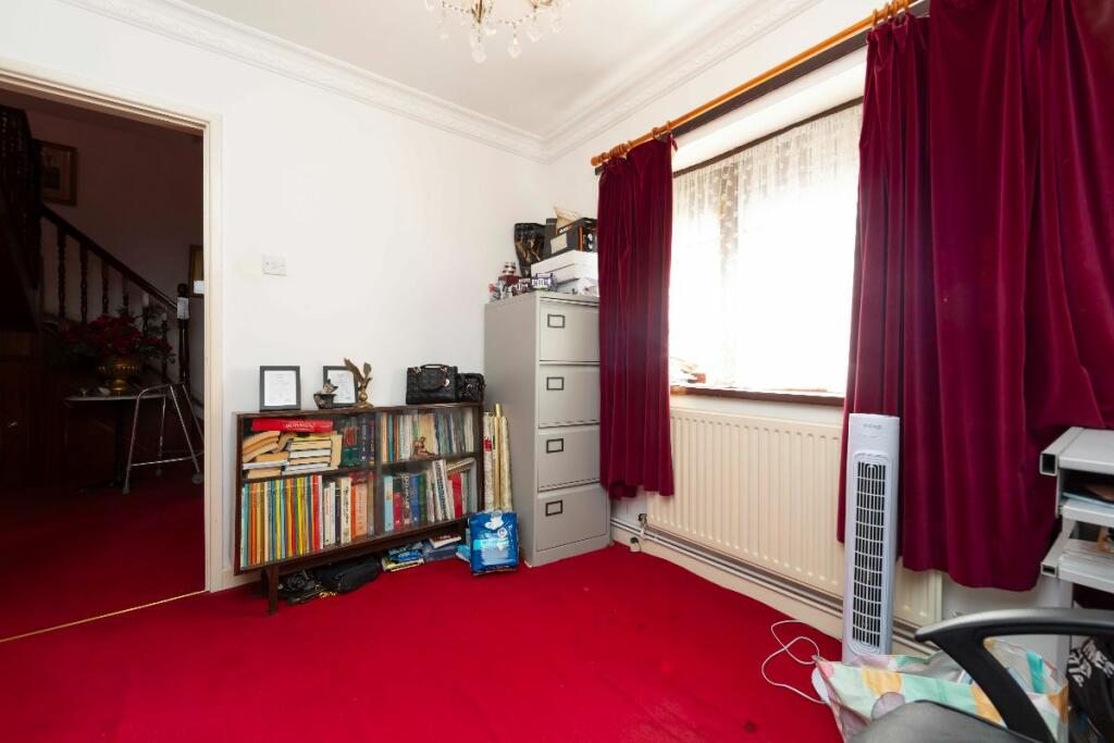4 bed Detached