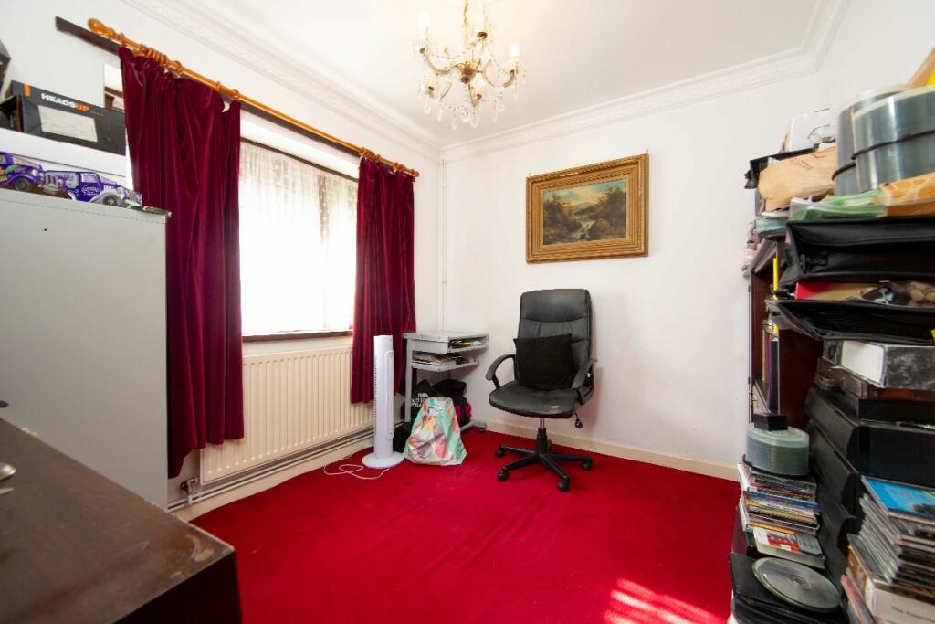 4 bed Detached