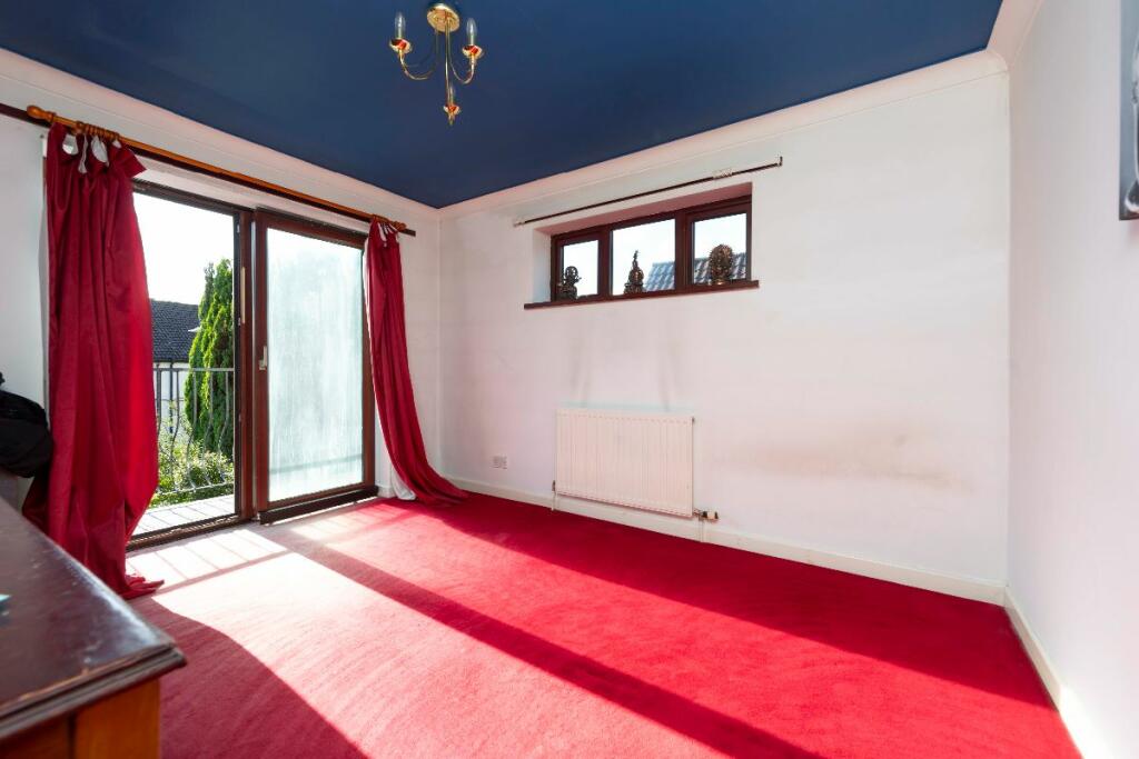 4 bed Detached