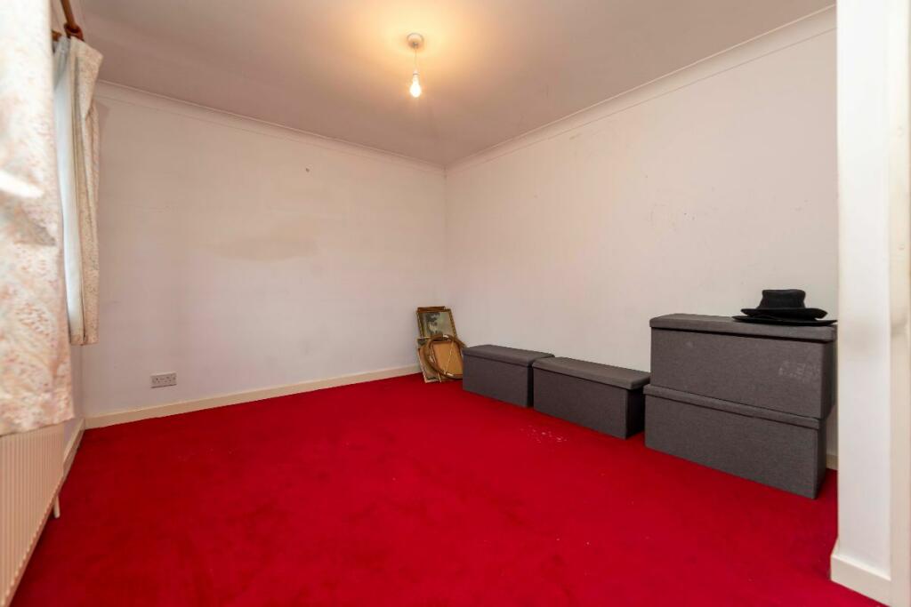 4 bed Detached