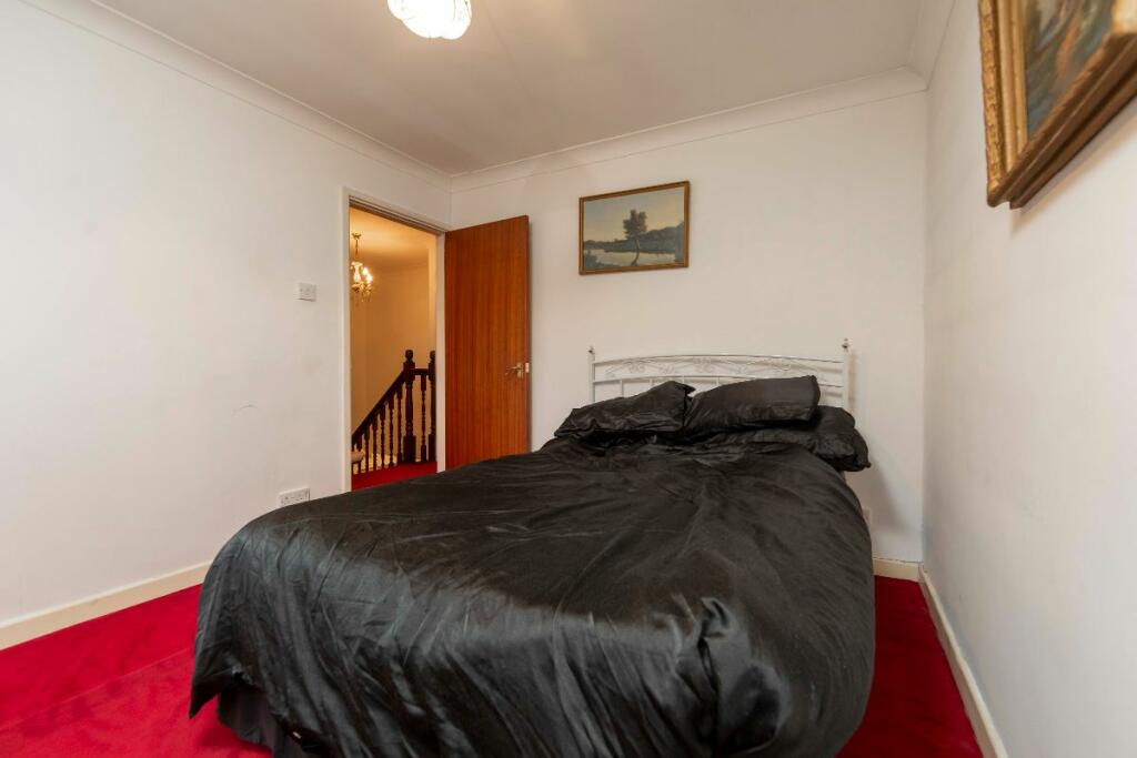 4 bed Detached