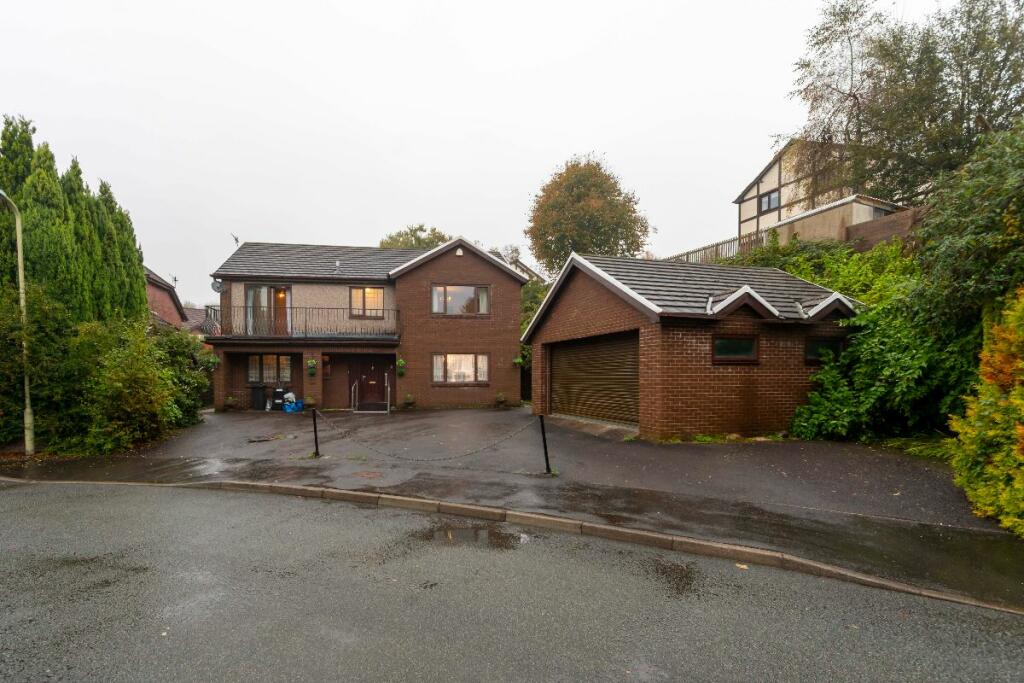 4 bed Detached