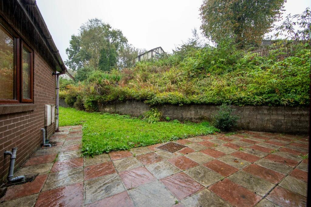 4 bed Detached
