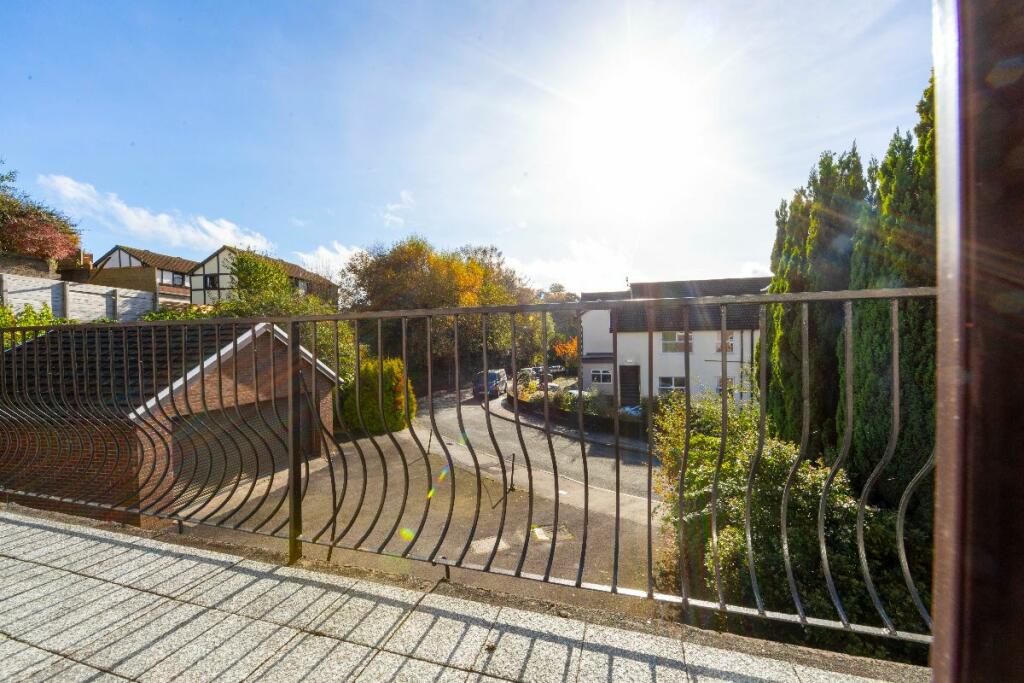 4 bed Detached
