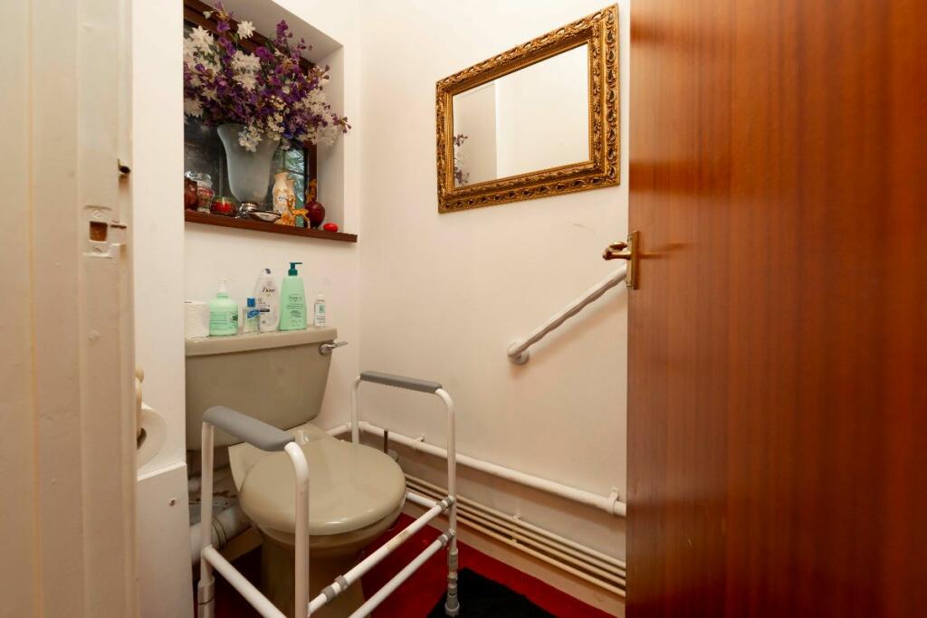 4 bed Detached