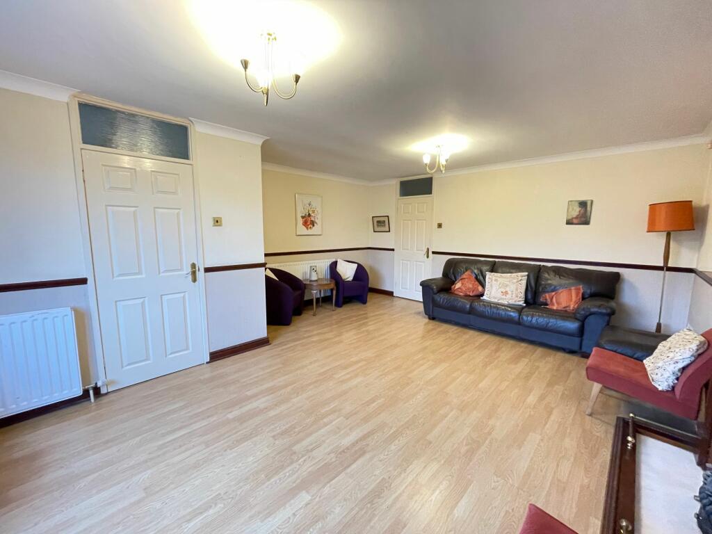 4 bed Detached Bungalow