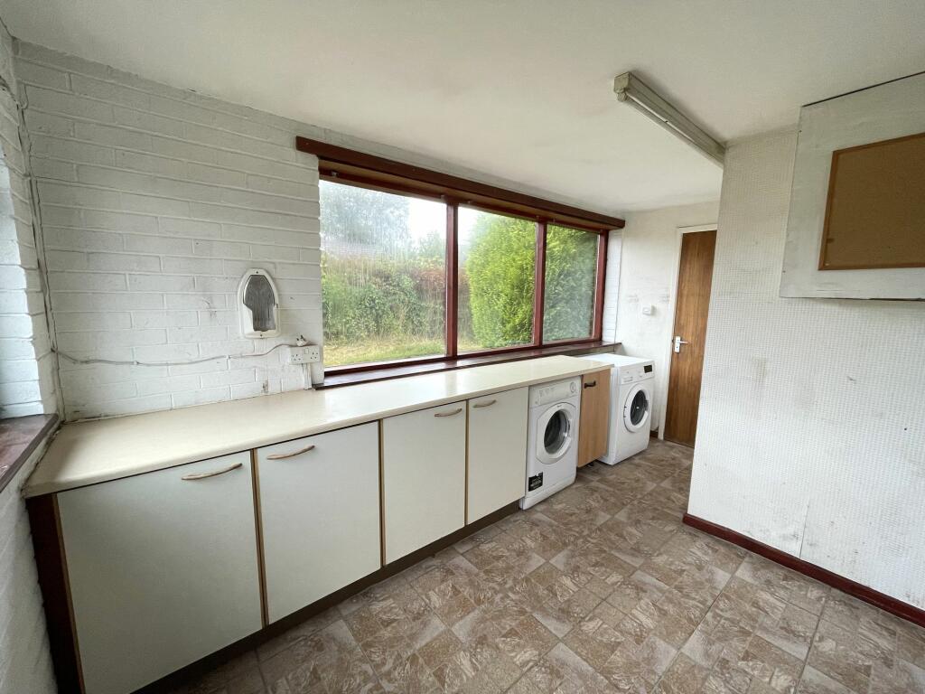 4 bed Detached Bungalow
