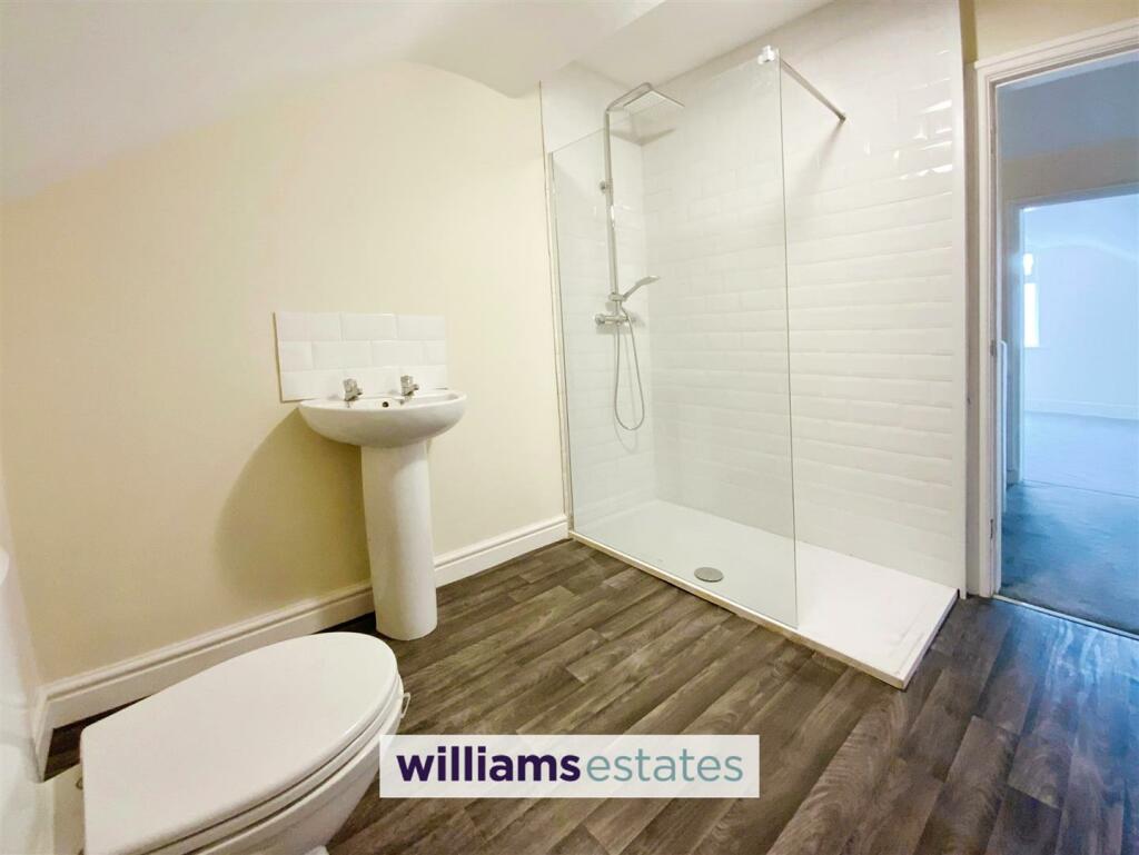 6 bed Terraced