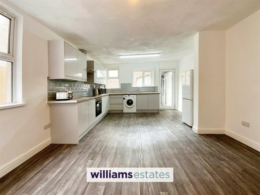 6 bed Terraced