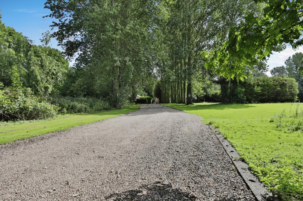 6 bed Detached
