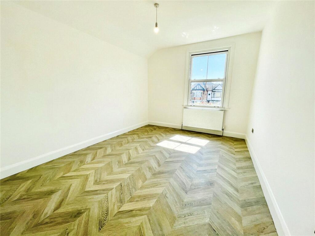 5 bed Semi-Detached