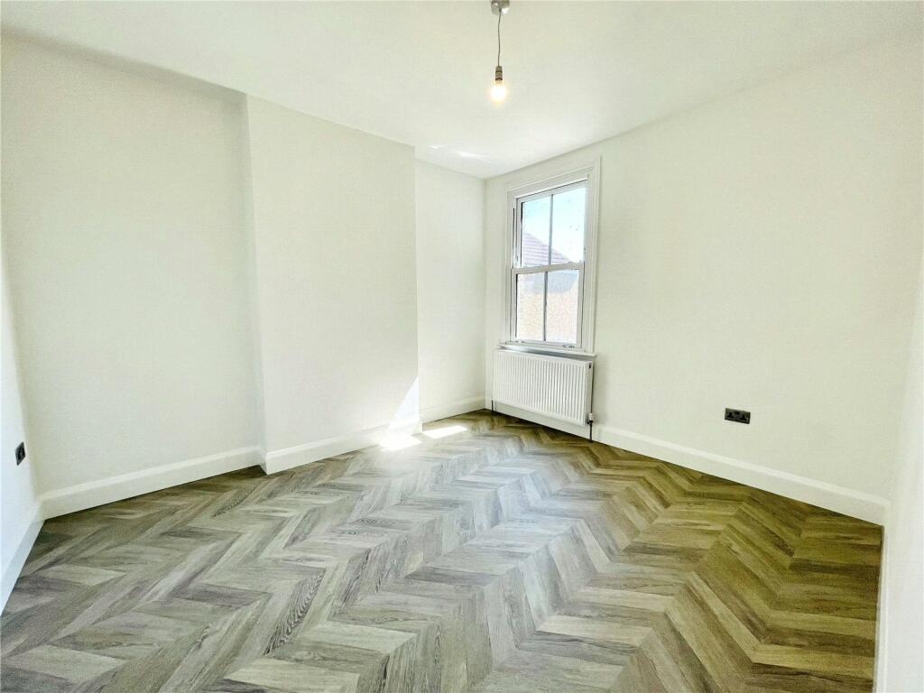5 bed Semi-Detached
