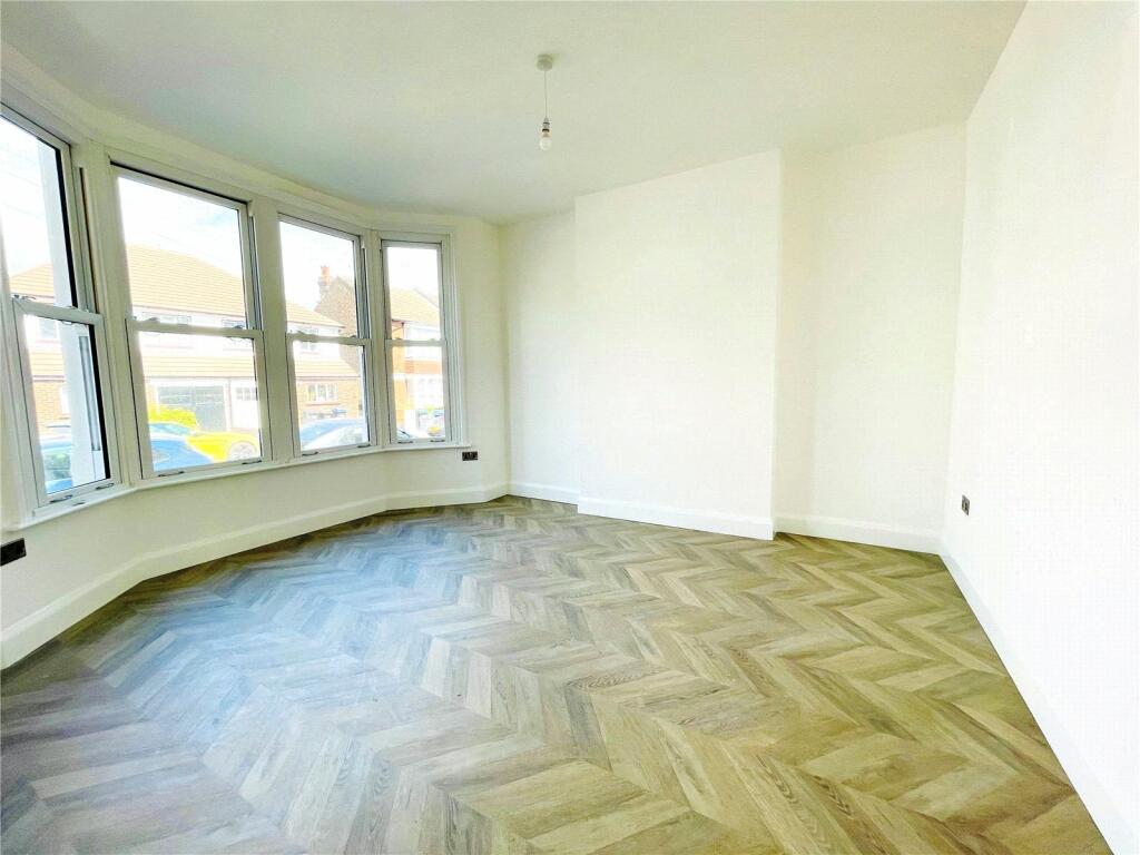 5 bed Semi-Detached